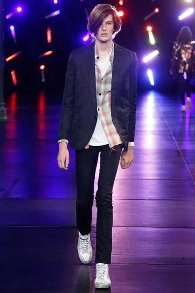 Look 60